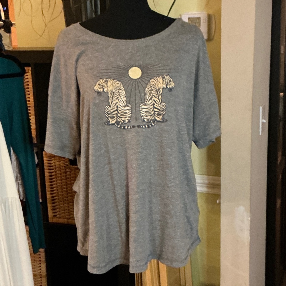 Anthropologie Gray Women's Top with Tiger Print